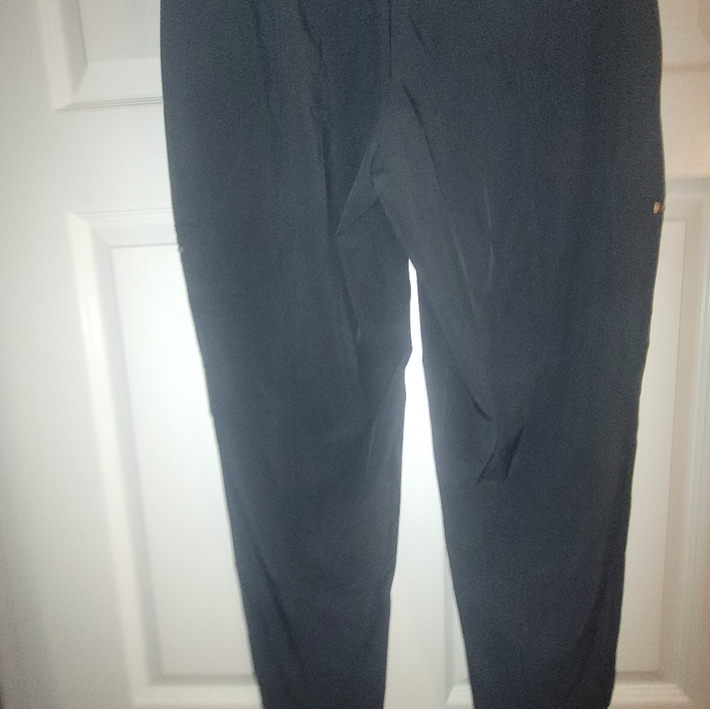 Athleta Pantalon Cargo High Road Pant, sz. 8 Petite, Black, brand new
